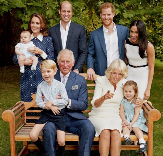 Dois filhos e cinco príncipes e princesas... Conheça os netos do Rei Charles II